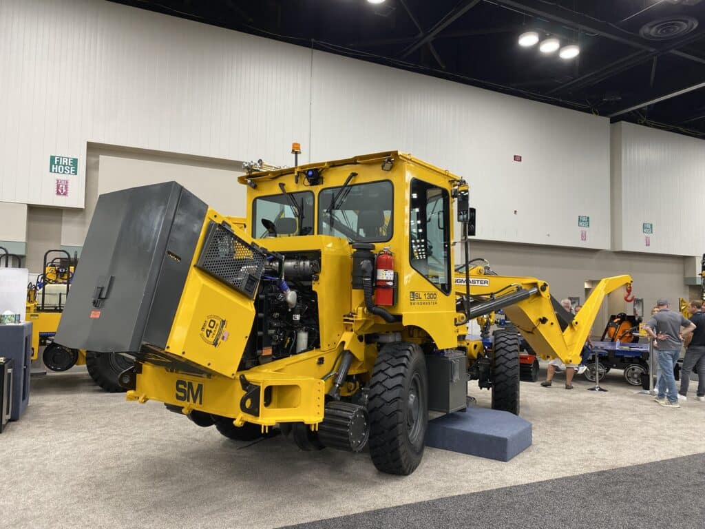 Swingmaster SL1300 Swingloader Speed Swing Tilt Engine Enclosure Open